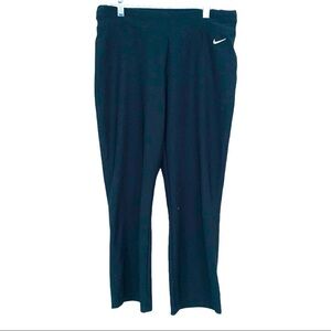 Nike sportswear women’s athletic Capri pants small